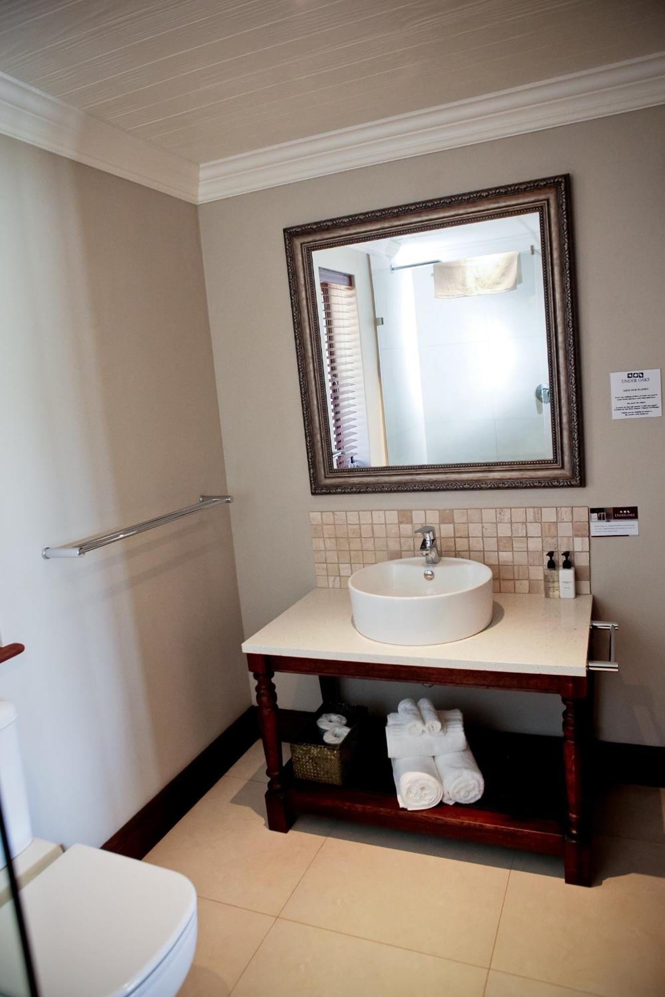 Under Oaks Guesthouse Парл Стая снимка